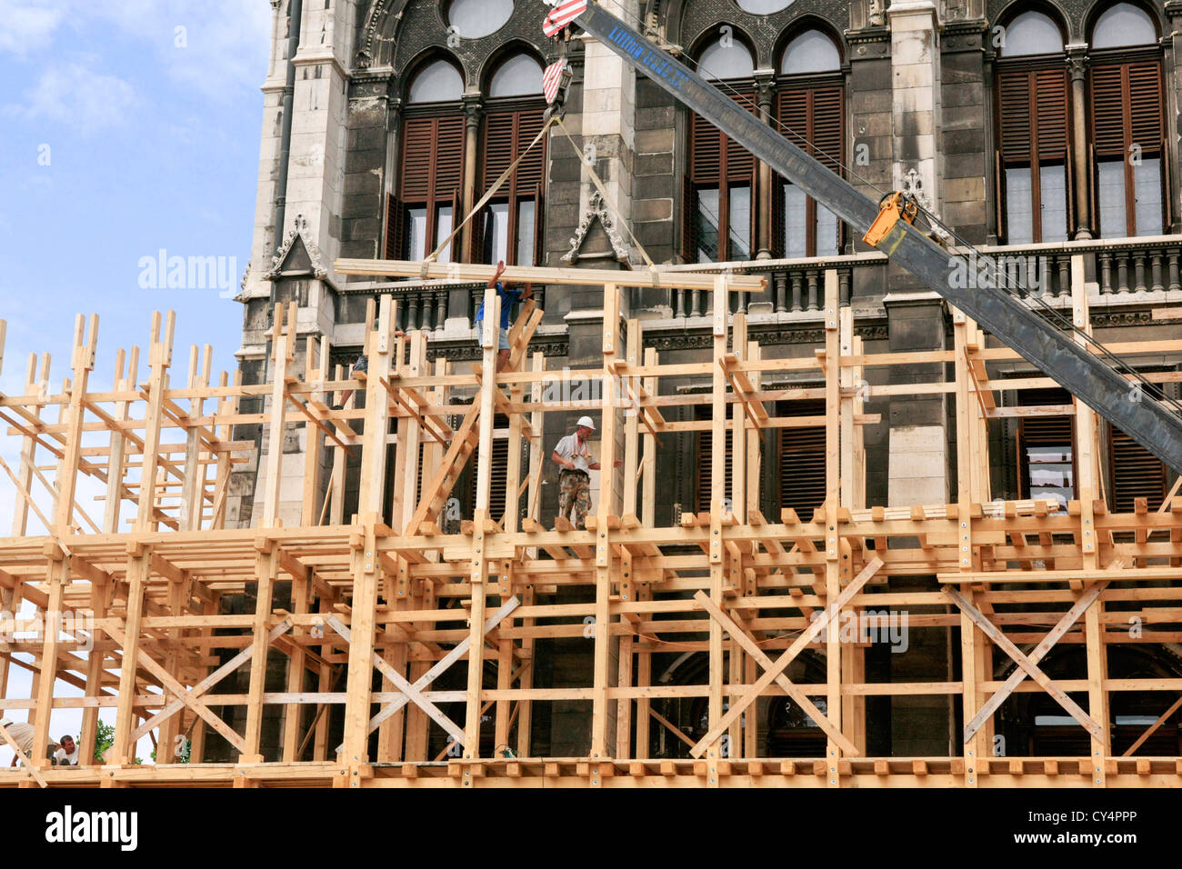 Wooden scaffolding hires stock photography and images Alamy