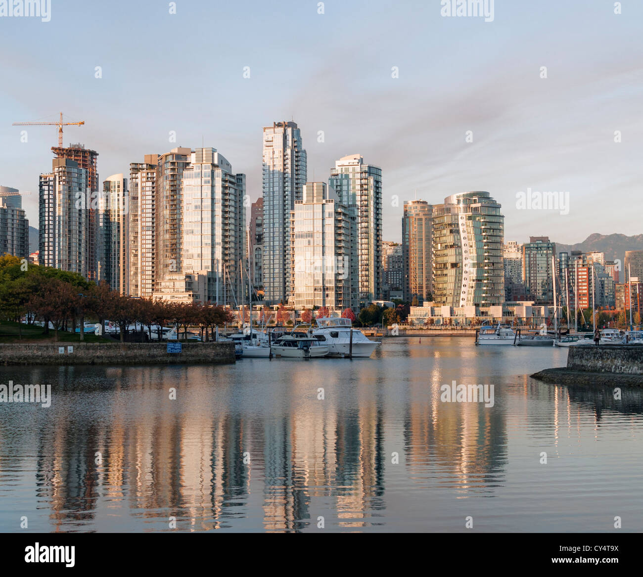 False creek skyline downtown vancouver hi-res stock photography and ...