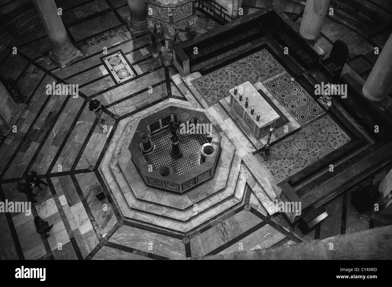 looking-down-onto-the-altar-inside-the-baptistery-at-the-piazza-dei