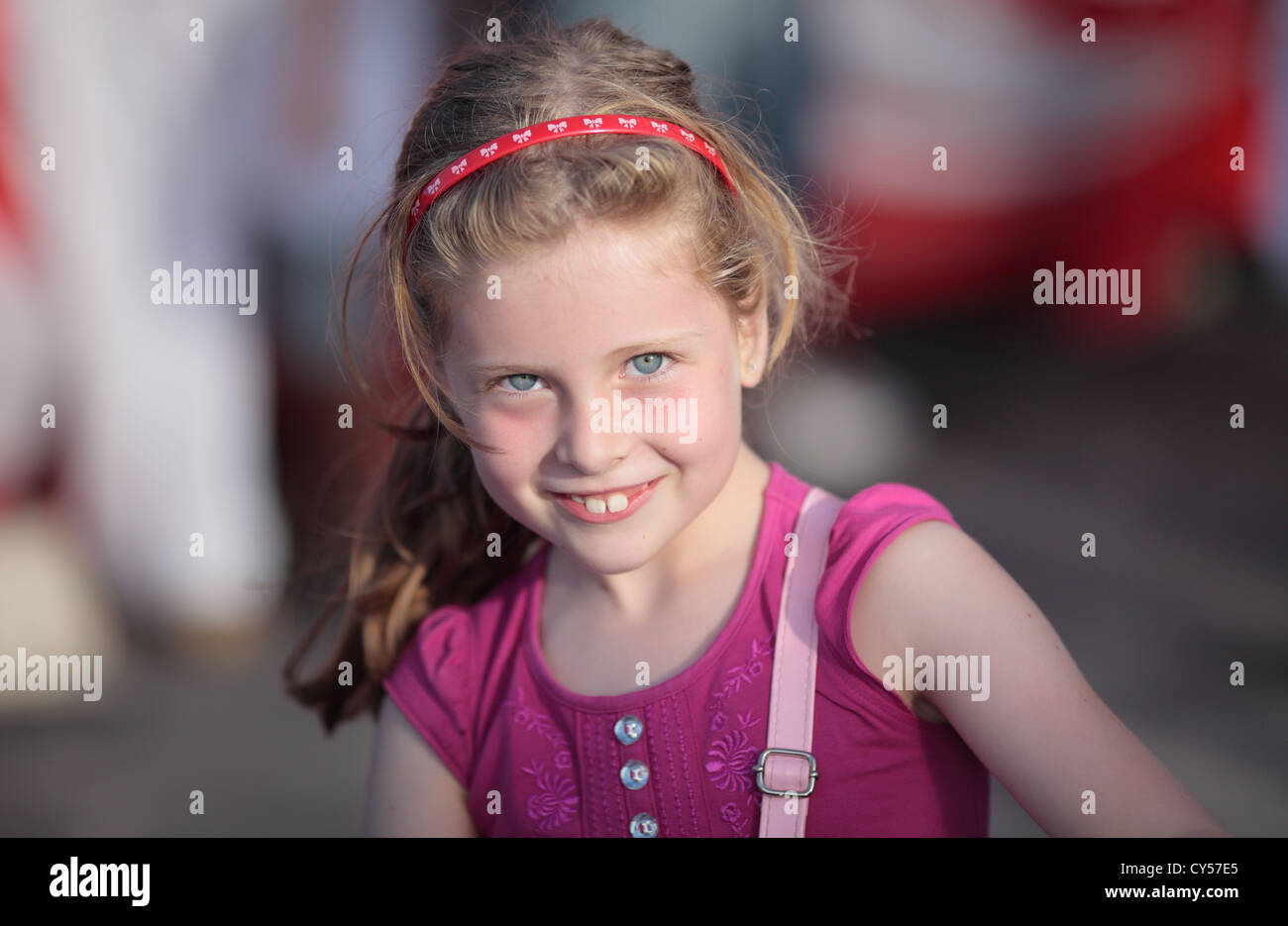 6 year old girl smiling at camera hi-res stock photography and images ...