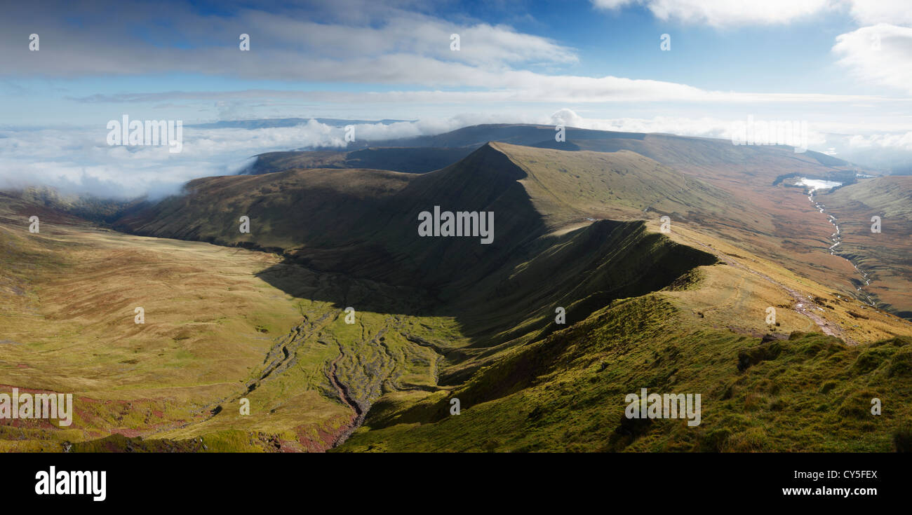 View towards Cribyn from Pen y Fan summit. Brecon Beacons National Park, Powys, Wales, UK. Stock Photo