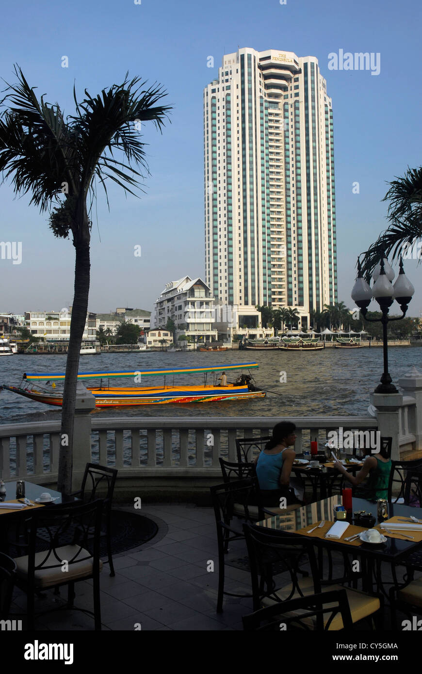 Terrace Restaurant River Wat Phra Kaeo Hotel Shangri La Bangkok Thailand Asia Stock Photo Alamy