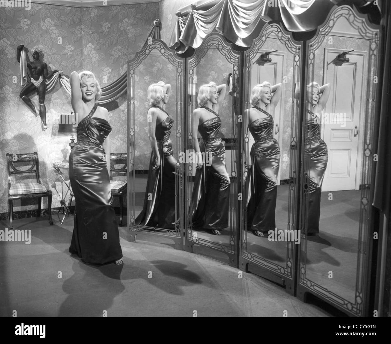 HOW TO MARRY A MILLIONAIRE (1953) MARILYN MONROE JAMES NEGULESCO (DIR) 007 MOVIESTORE COLLECTION LTD Stock Photo