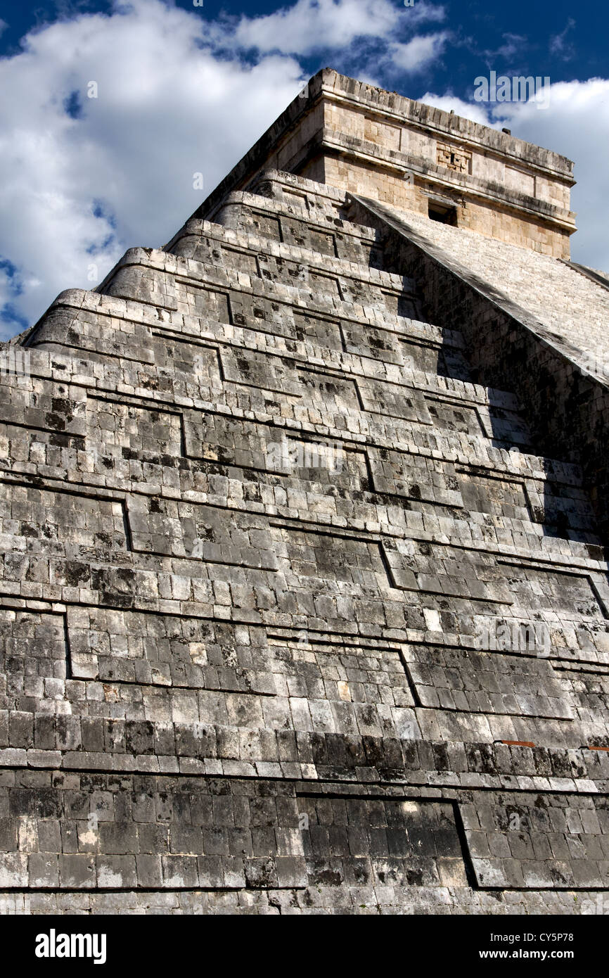 Angled view up El Castillo, the Mayan Pyramid to the god Kukulkan, the feathered serpent, at Chichen Itza, Yucatan, Mexico. Stock Photo
