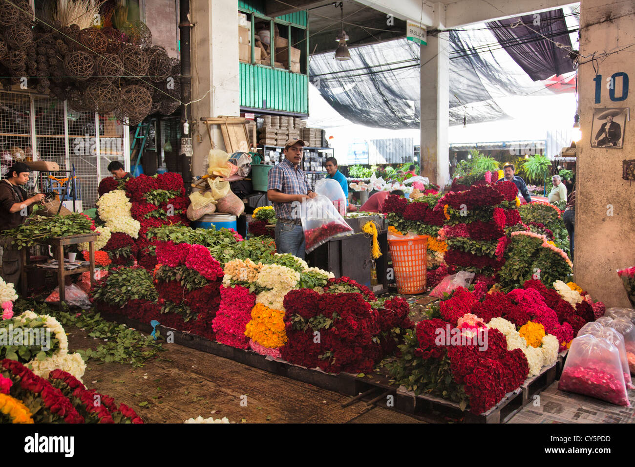 Roses at Jamaica Market in Colonia Jamaica in Venustiano Carranza