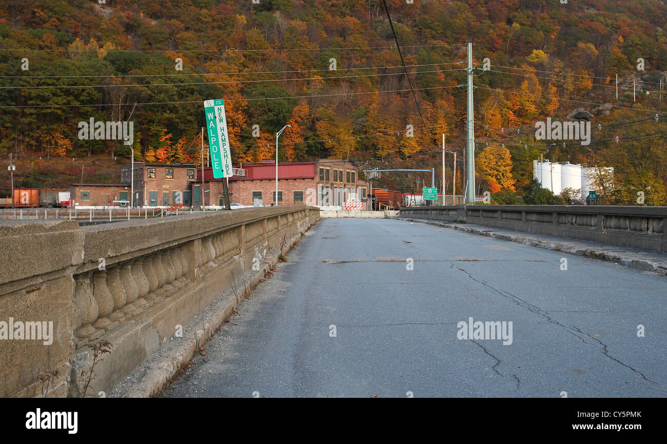 Bridge between Bellows Falls, Vermont and Walpole, New Hampshire Stock Photo Alamy