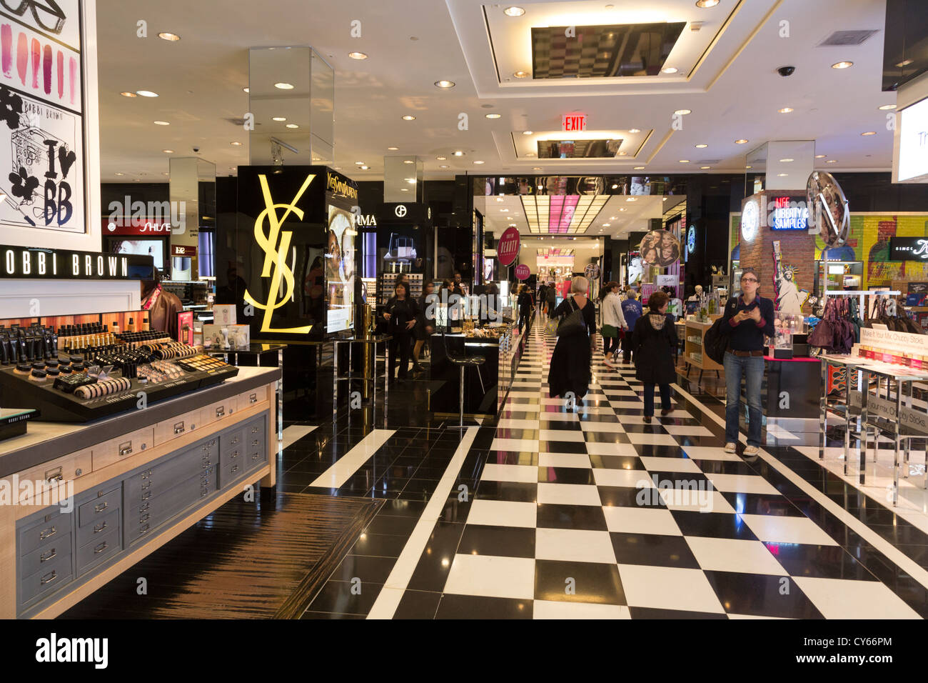 Bloomingdale&#39;s flagship store, Lexington Avenue, Manhattan, New York Stock Photo - Alamy