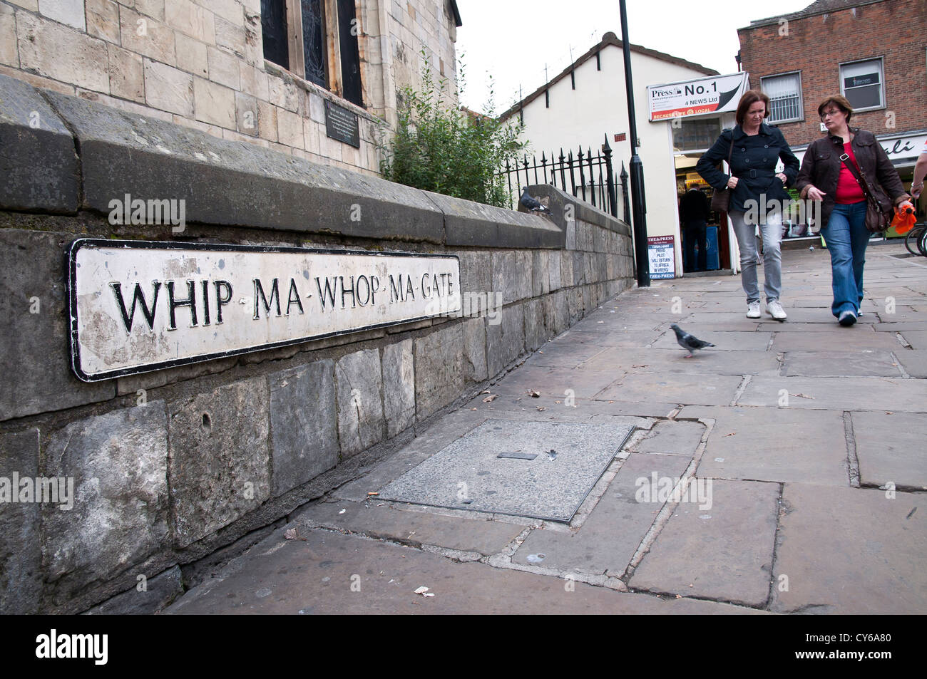 Whip-Ma-Whop-Ma-Gate, the shortest street in York Stock Photo
