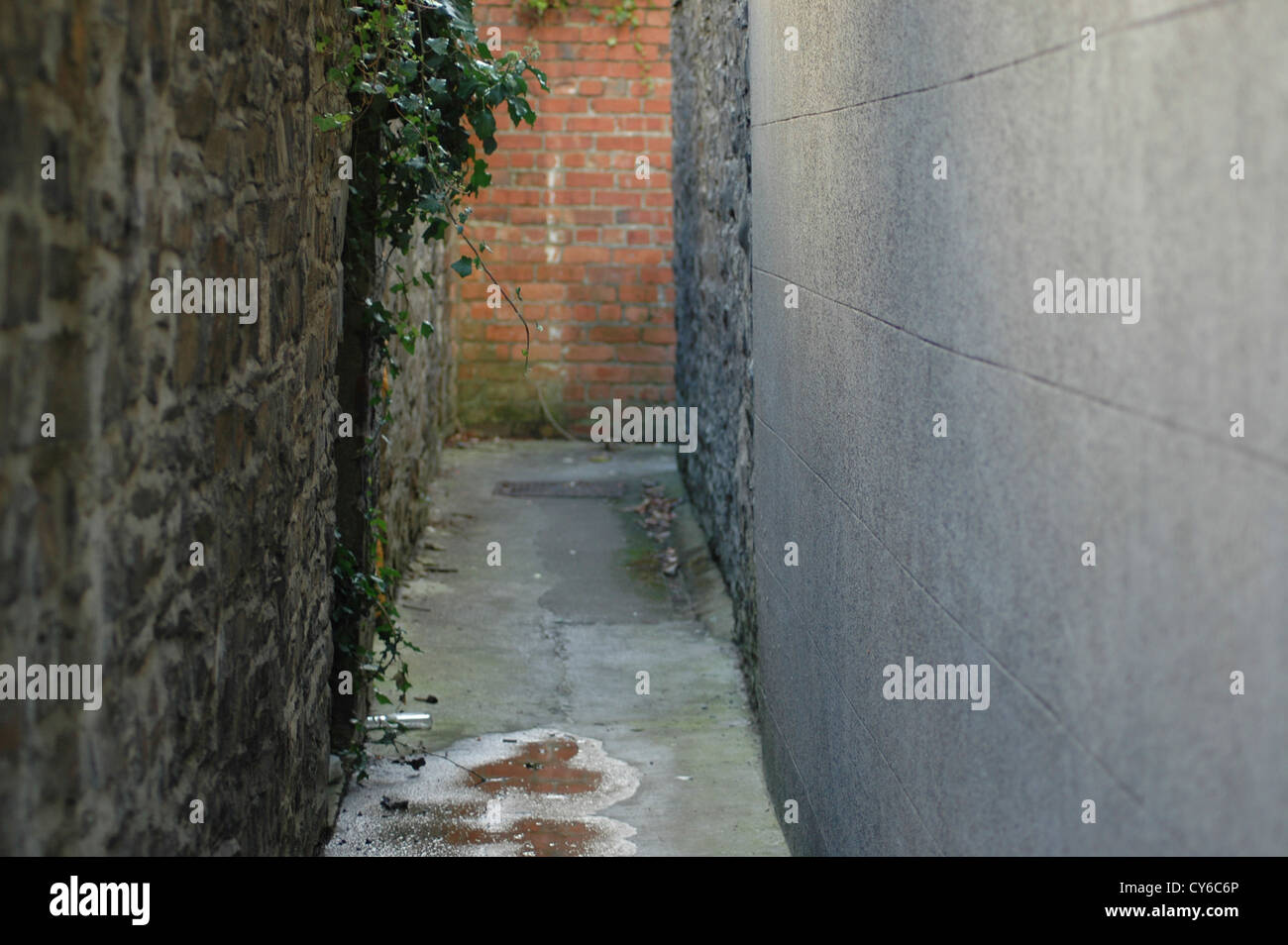 Narrow alleyway behind houses on Queen's Road in Aberystwyth Stock