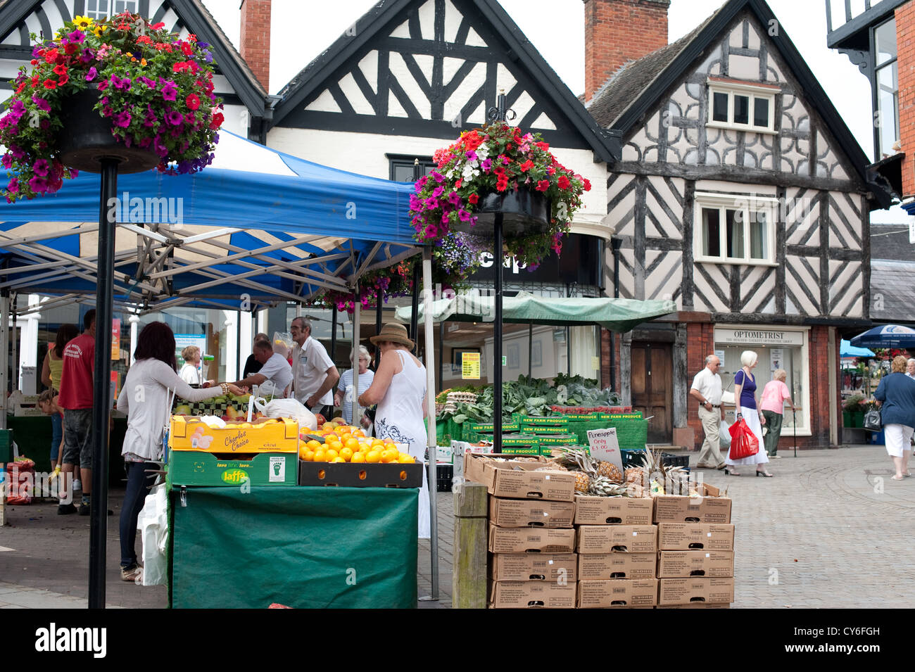 Market Drayton market stalls, Shropshire, England Stock Photo Alamy