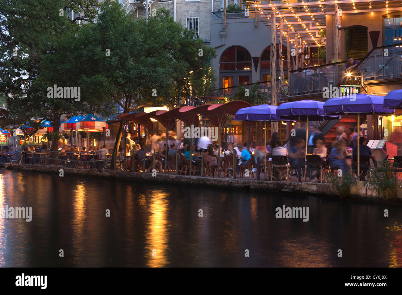 OUTDOOR CAFES RESTAURANTS RIVER WALK DOWNTOWN SAN ANTONIO TEXAS USA