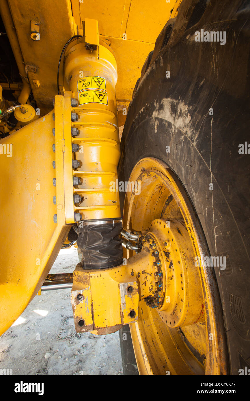 Controlled Tightening On Dump Truck Suspension Struts