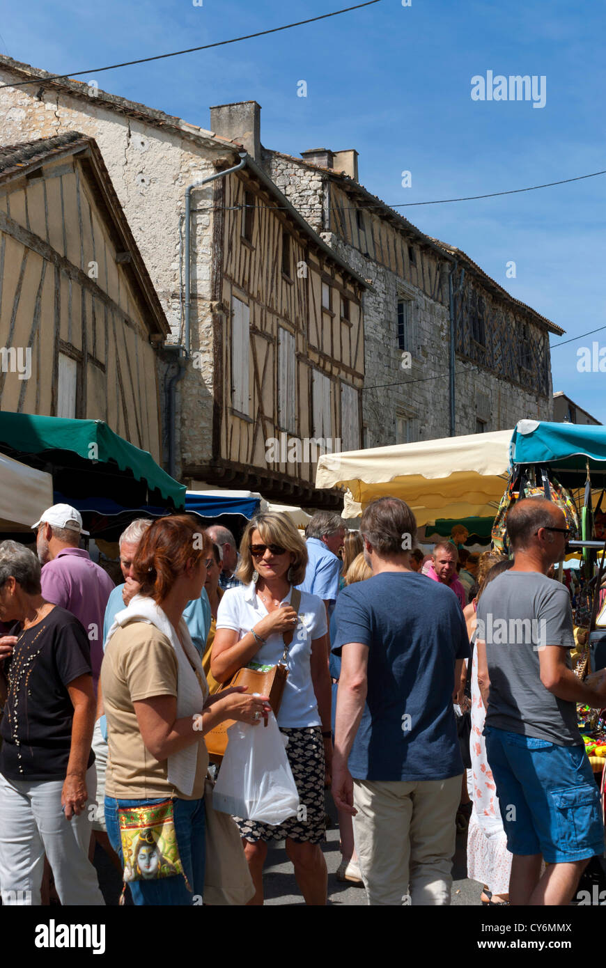 Issigeac Population Issigeac market hi-res stock photography and images - Alamy