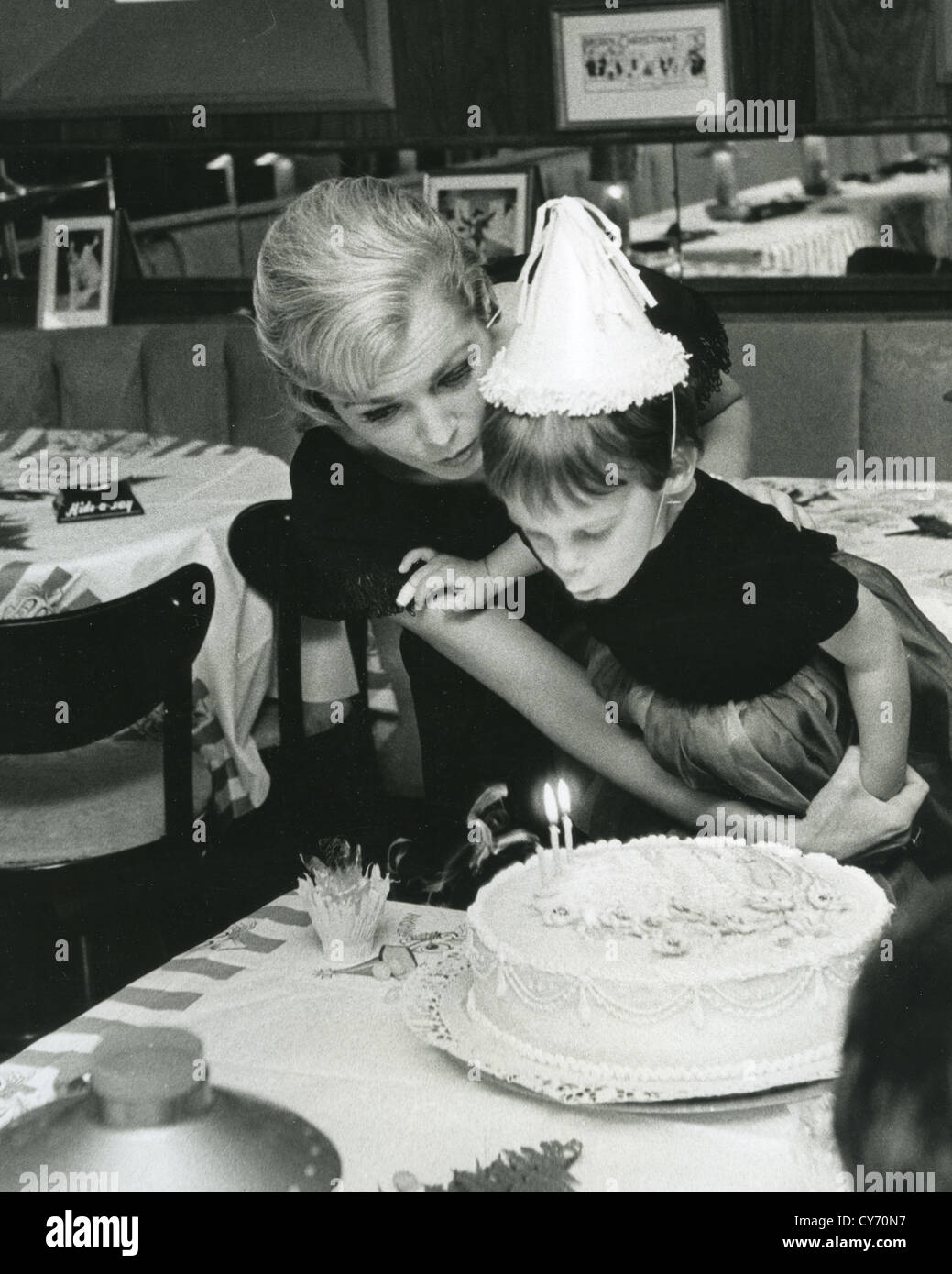 JANET LEIGH US film actress celebrating daughter Jamie’s third birthday