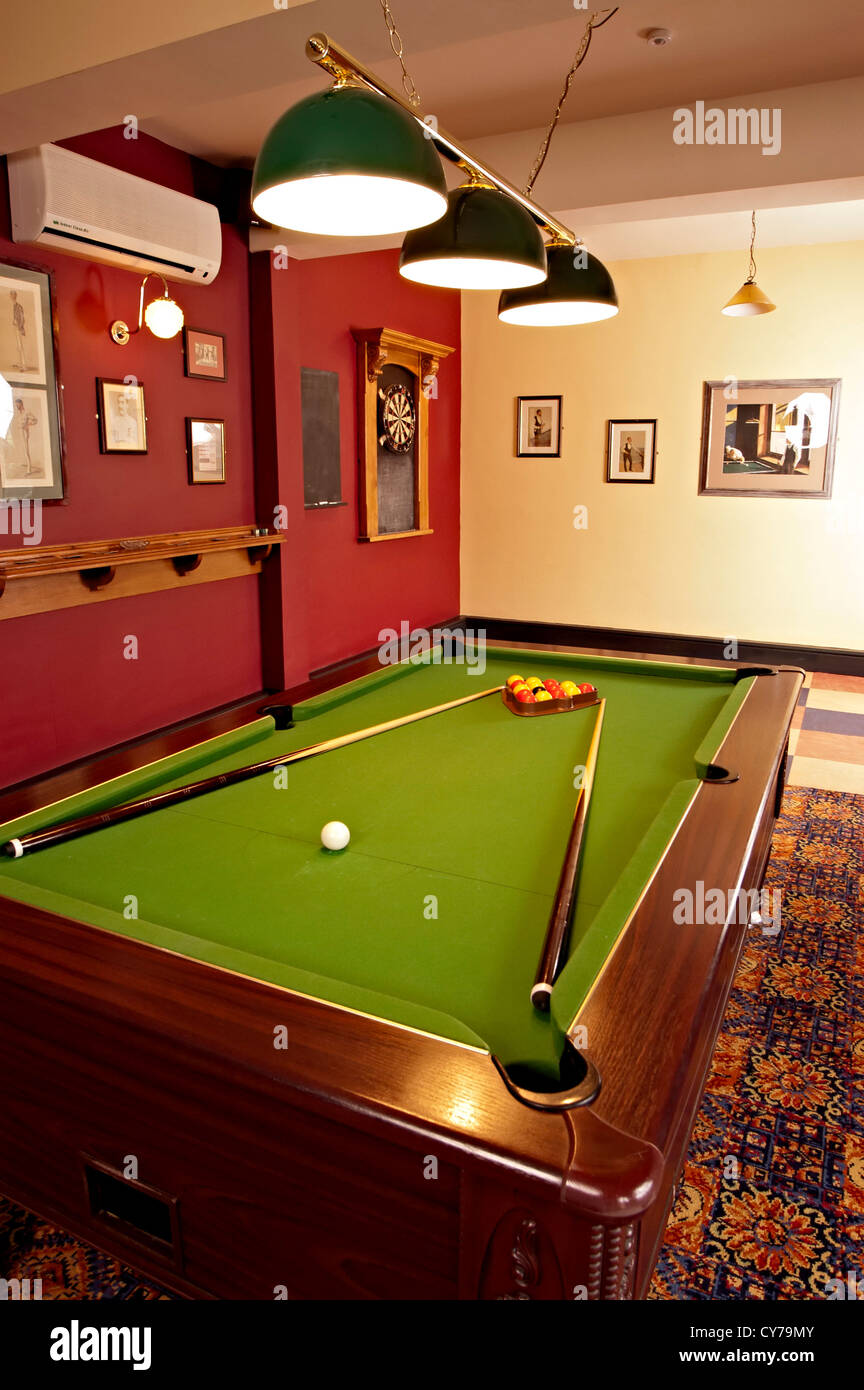 the highwayman pub Pool table Stock Photo Alamy