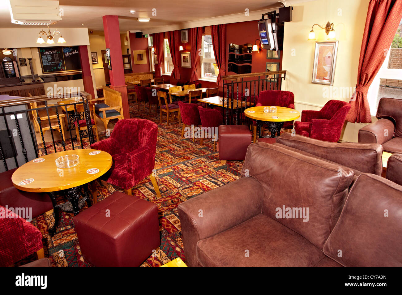 wagon and horses pub Stock Photo Alamy