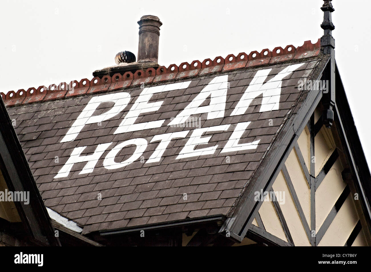 The peaks inn castleton peake district pub Stock Photo - Alamy