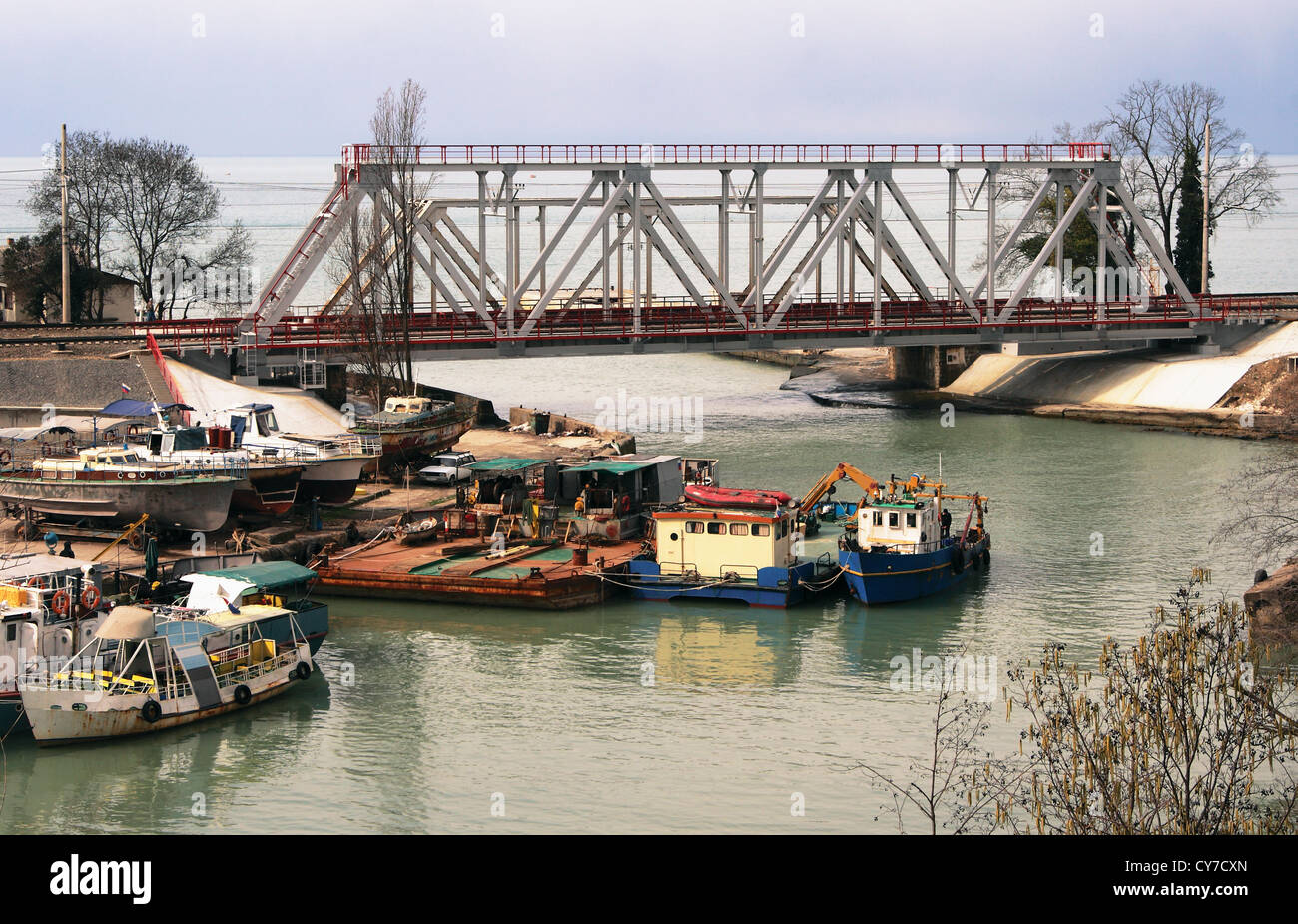 Steel truss bridge snow hi-res stock photography and images - Alamy