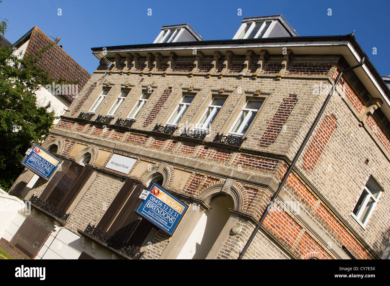 Property auctions hires stock photography and images Alamy