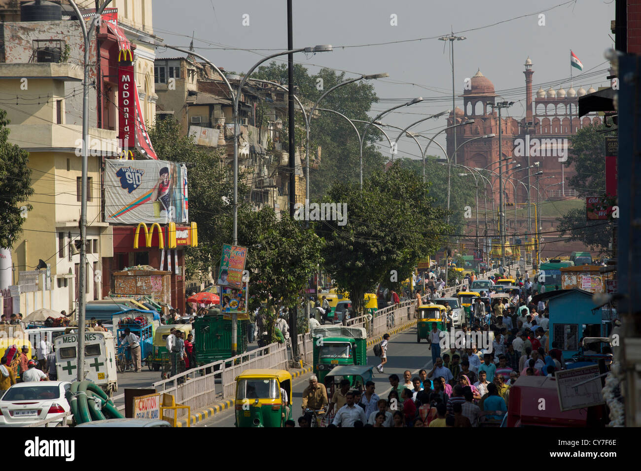 Looking down a busy and bustling Chandni Chowk towards the Red Fort, Old Delhi, India Stock Photo