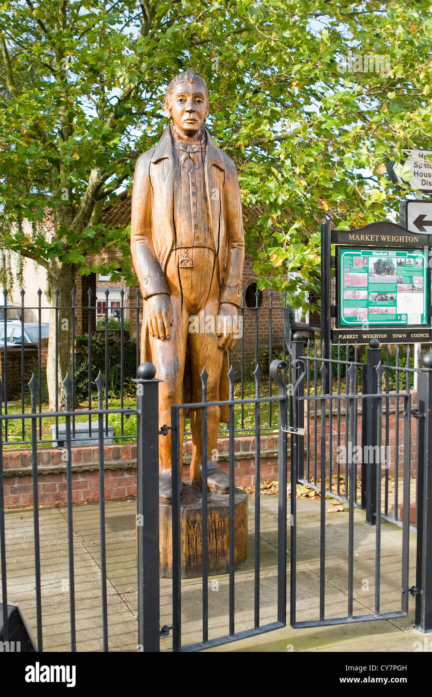 giant bradley market weighton statue yorkshire Stock Photo Alamy