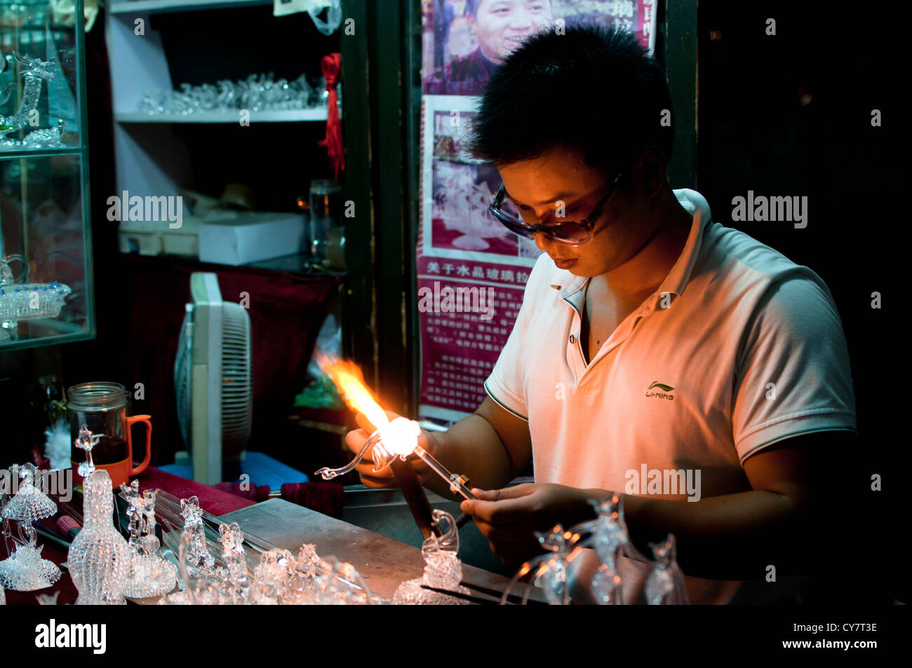 Glass sculpting on Hefang Old Street, Hangzhou, China Stock Photo