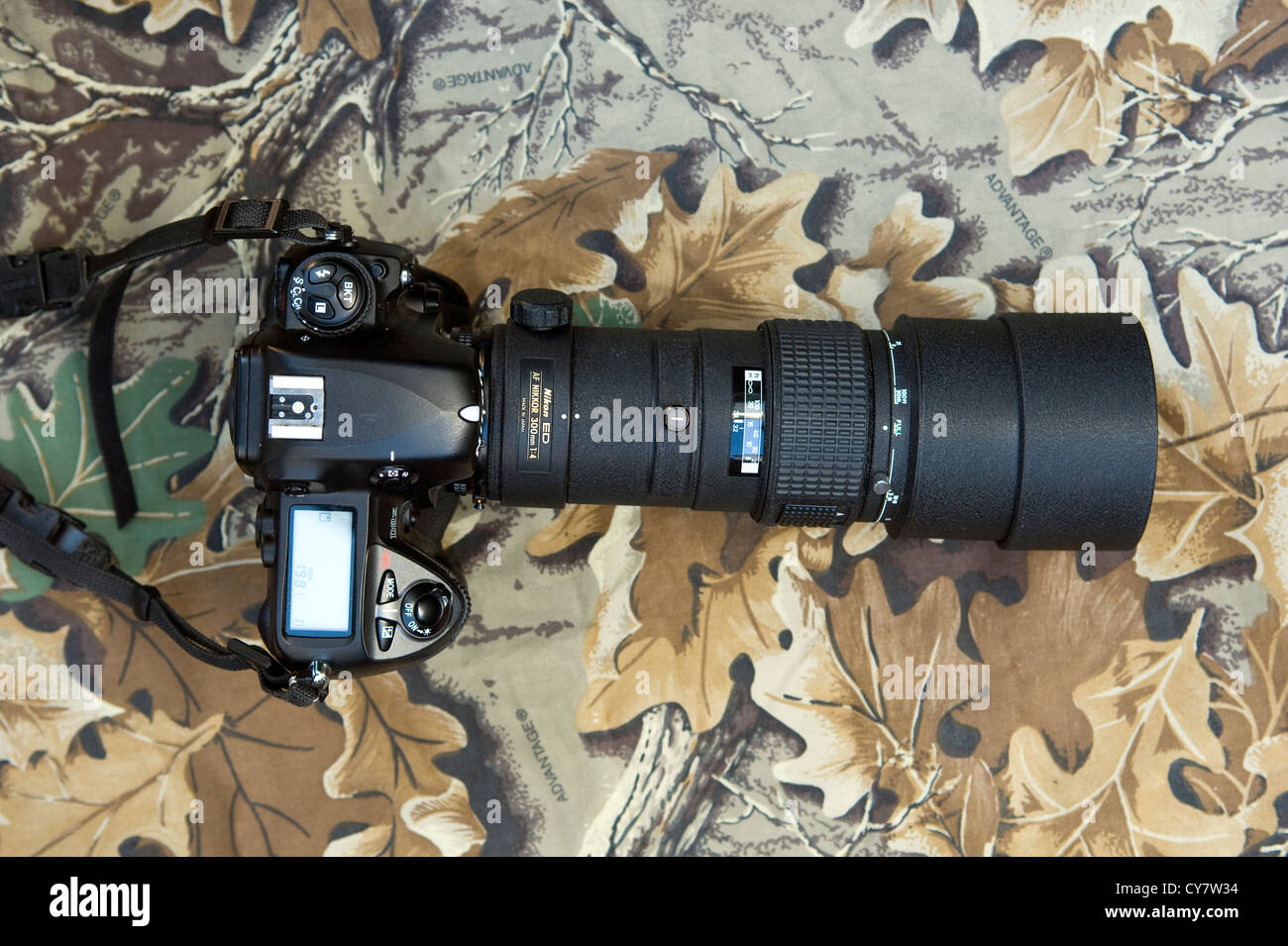 Nikon digital camera with 300mm lens attached Stock Photo - Alamy