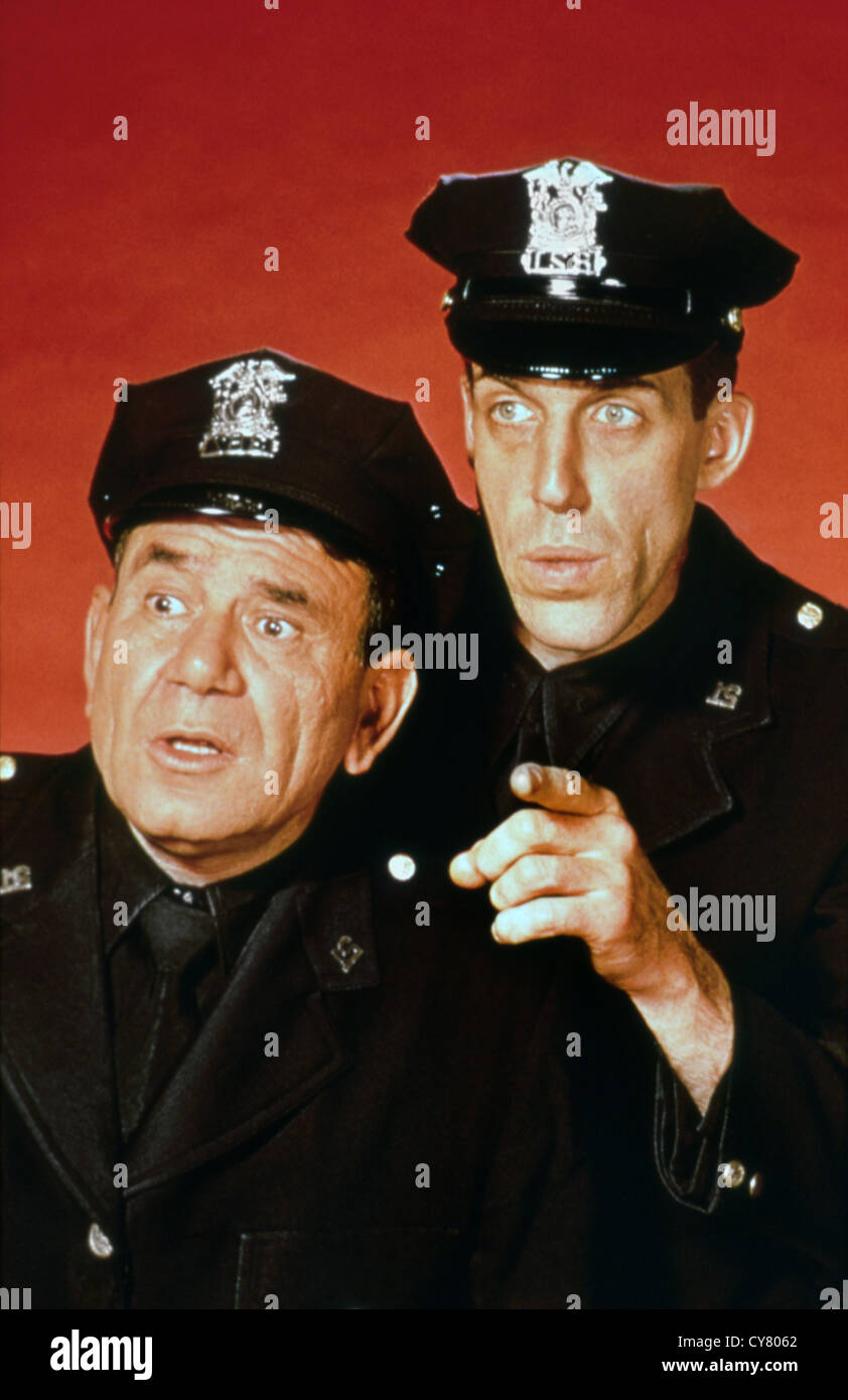 CAR 54: WHERE ARE YOU (TV) 1961-63 JOE E. ROSS, FRED GWYNNE, CRFF 002 MOVIESTORE COLLECTION LTD Stock Photo
