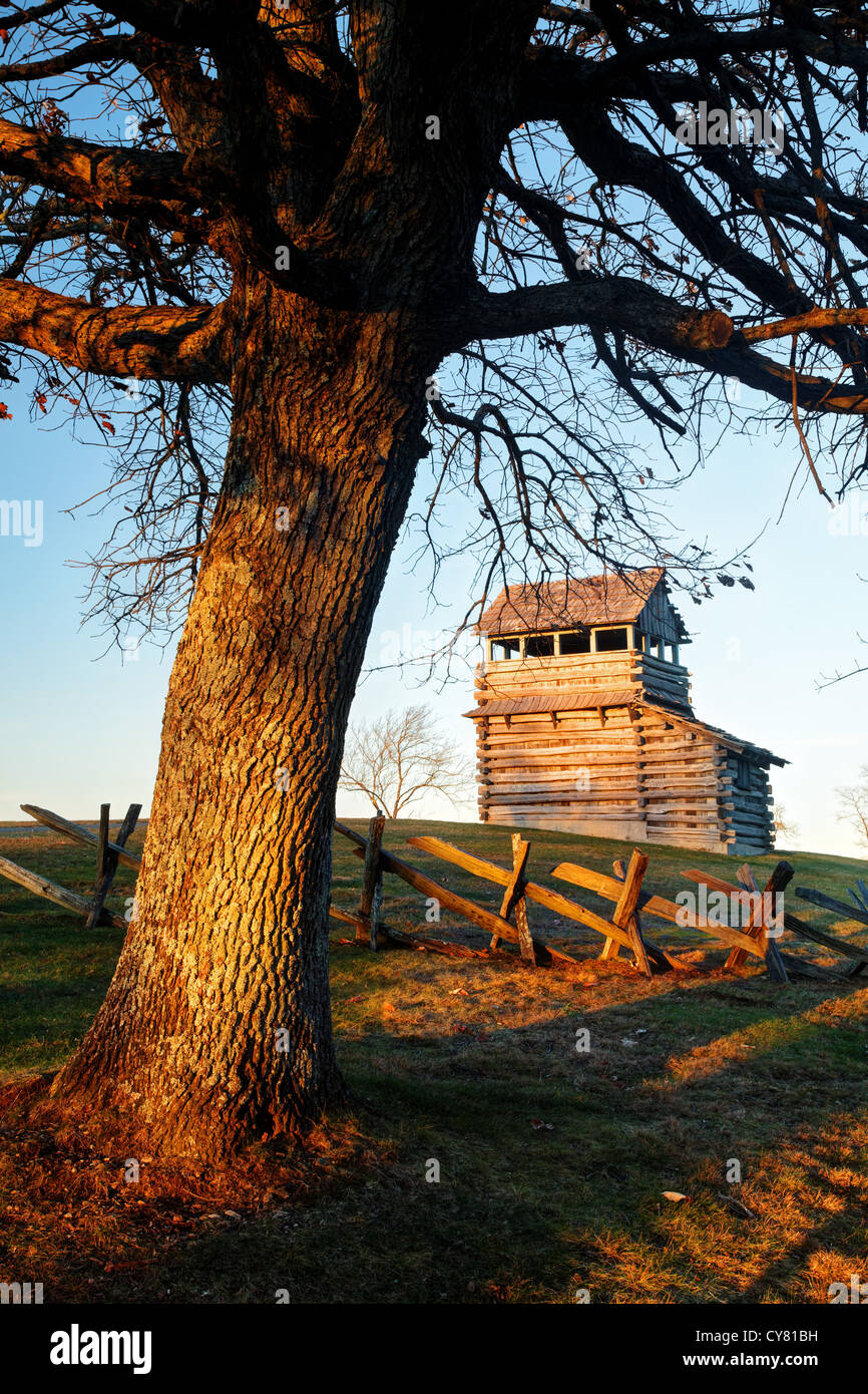 Groundhog Mountain Lookout Tower and split-rail fence, Blue Ridge Parkway, Virginia, USA Stock Photo