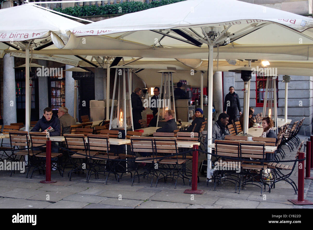 Cafe near Covent Garden Market London Stock Photo - Alamy