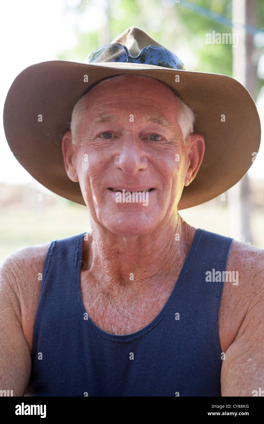 Aussie man with hat hi-res stock photography and images - Alamy