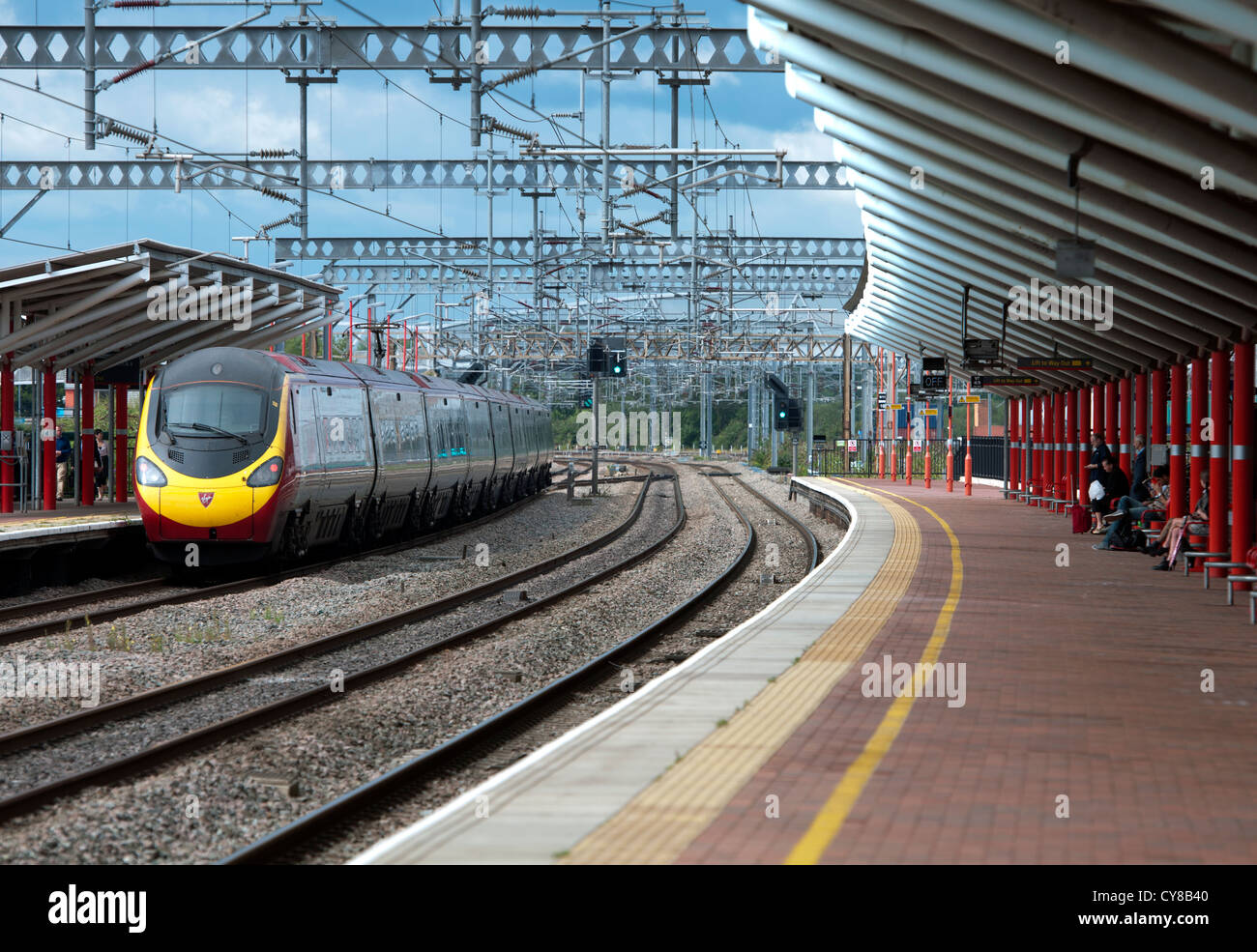Virgin Pendolino train stopped at Rugby railway station, Warwickshire ...