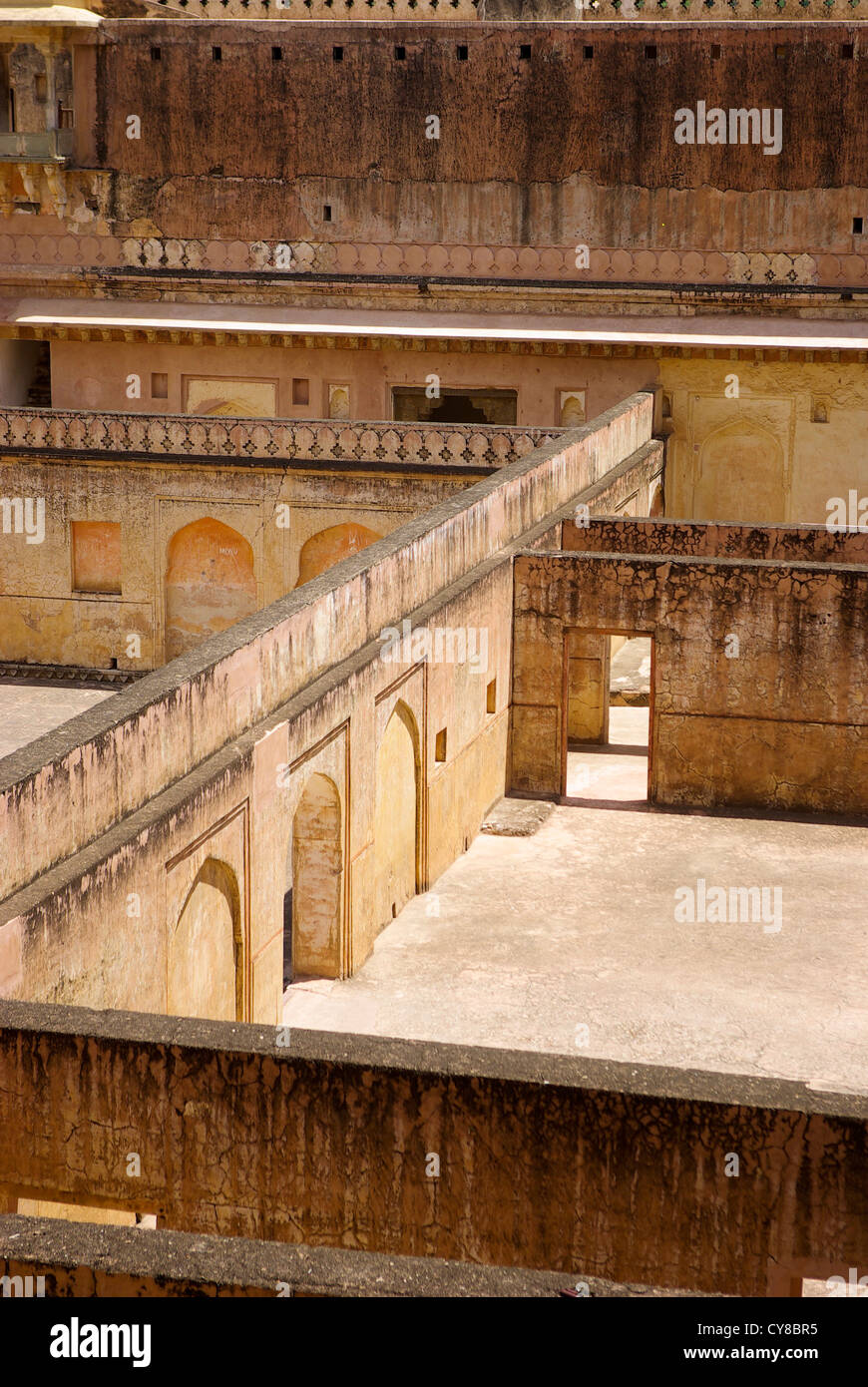 Dividing walls in the courtyard at the Palace of Man Singh I in Amer / Amber Fort near Jaipur, Rajasthan, India Stock Photo