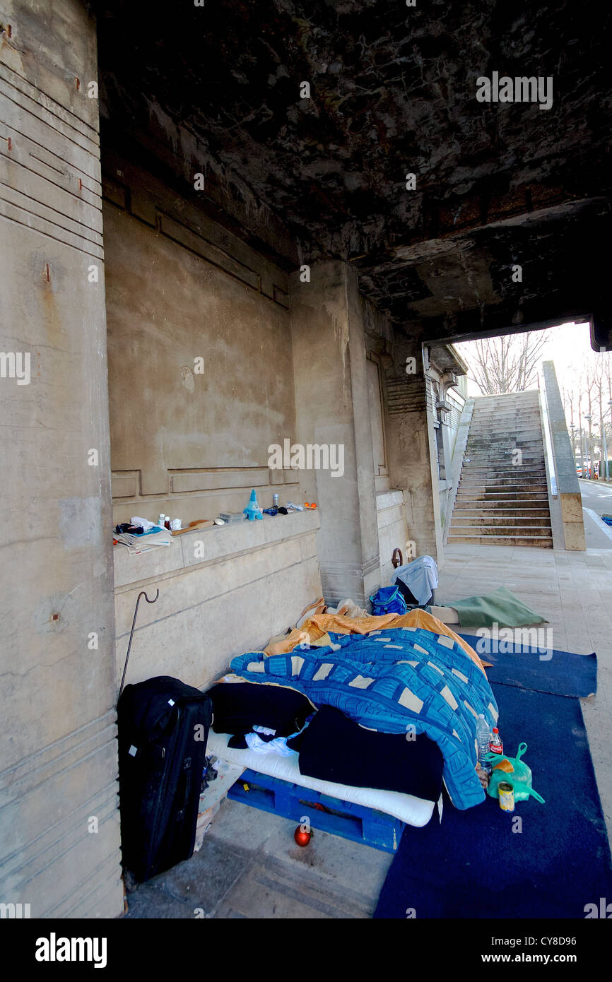 Homeless under bridge hires stock photography and images Alamy