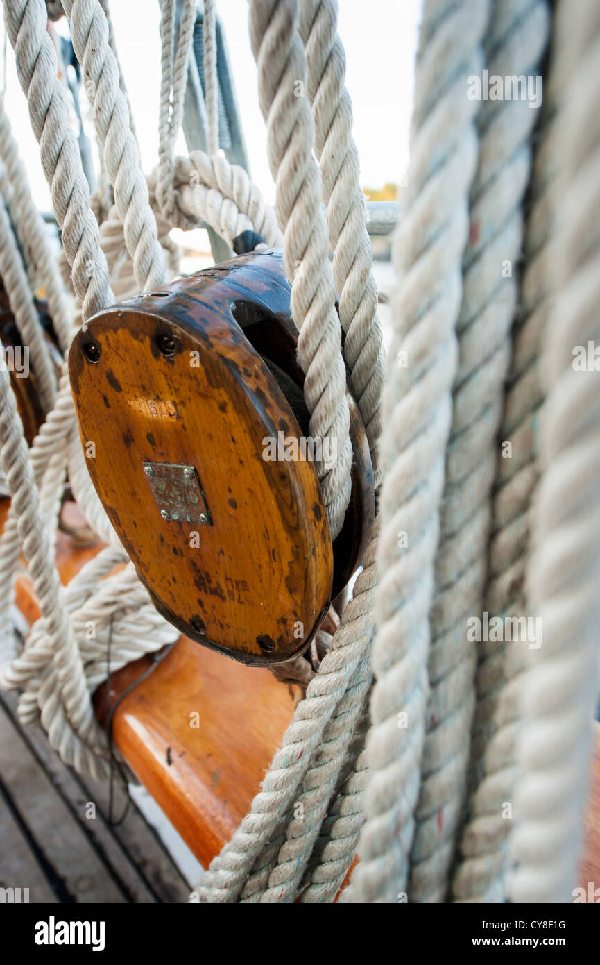 Block and tackle aboard the tall ship "Zodiac" sailing through the San