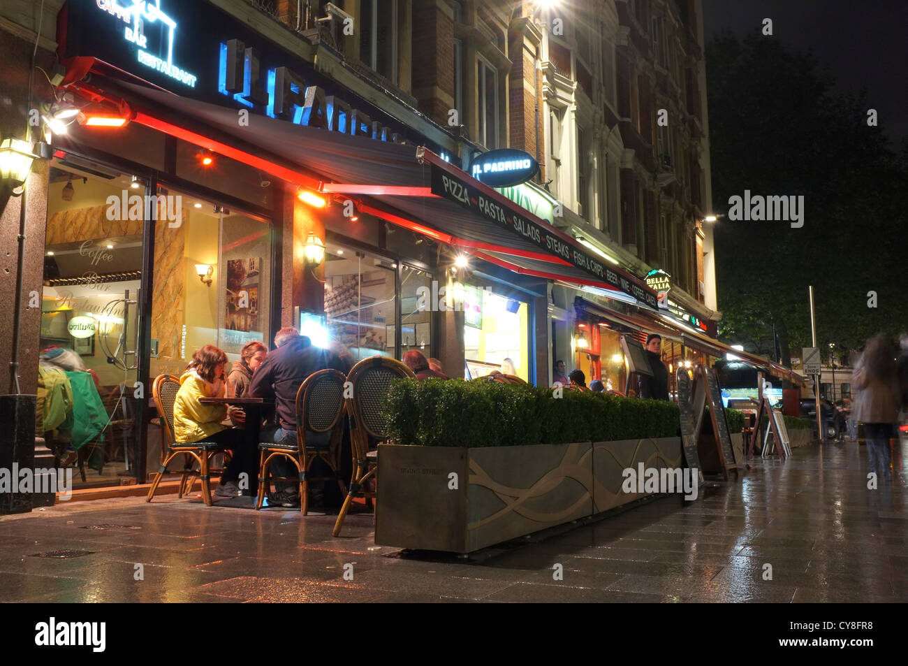 Eating Out In Central London Stock Photo Alamy