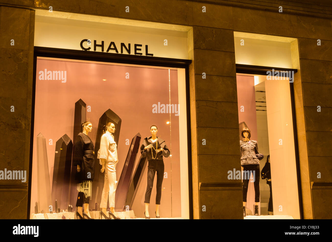 Chanel Boutique Store Window Display Emquartier Stock Photo 698052298