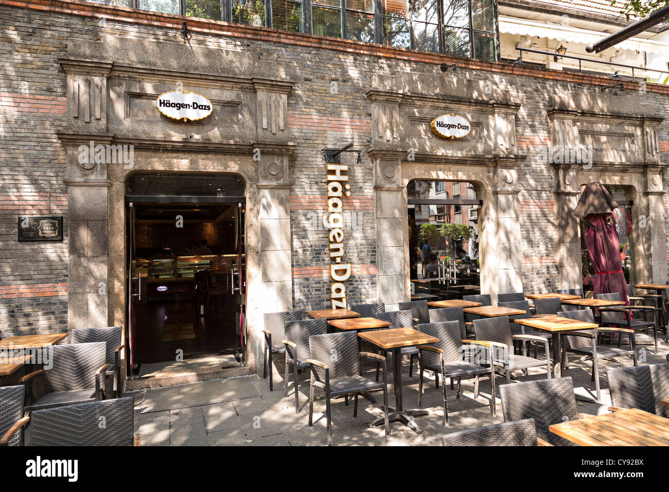 A Haagen-Dazs ice cream store in Xintiandi Plaza shopping district Shanghai, China Stock Photo