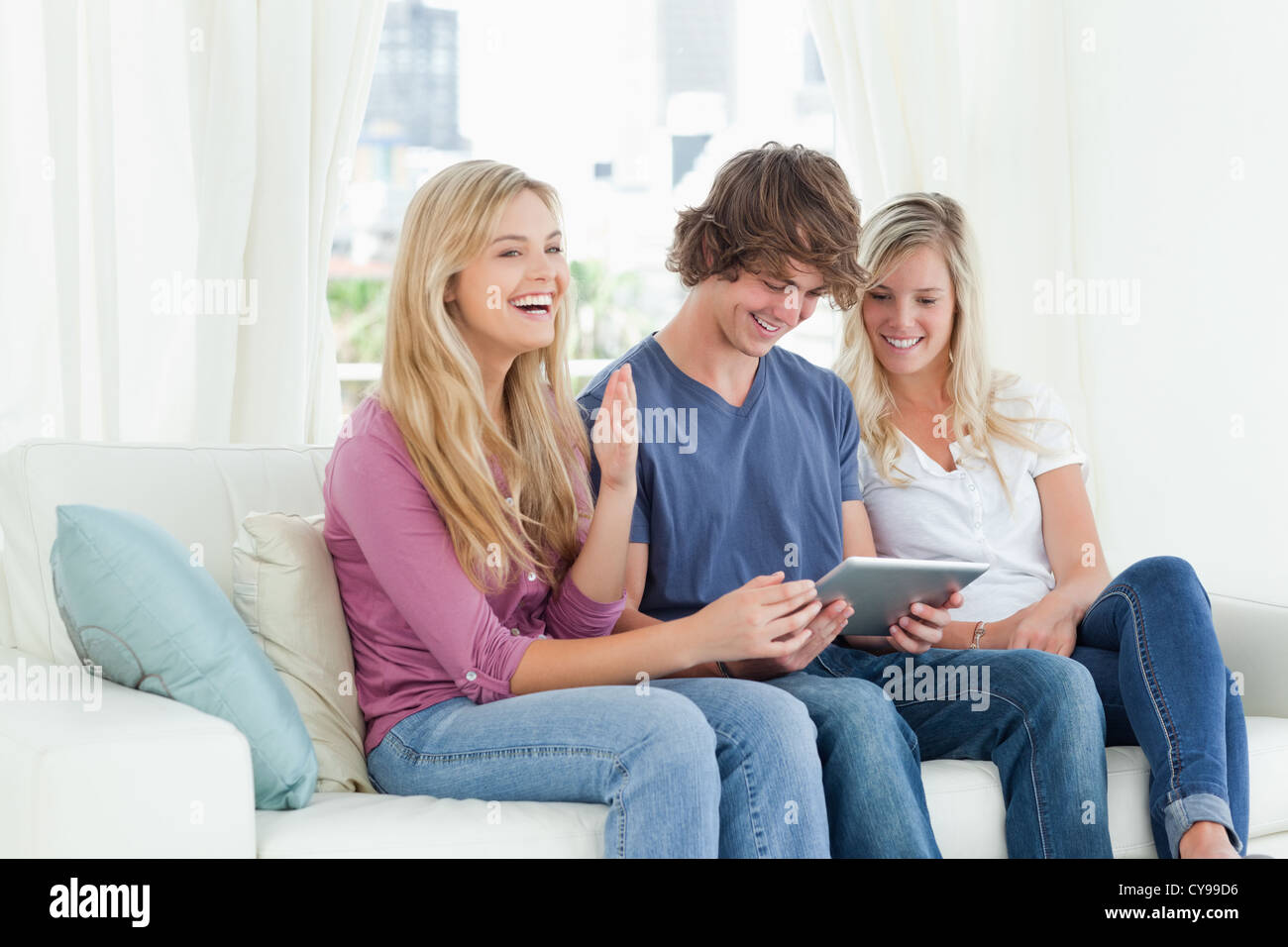 Caucasian Siblings Share Hi Res Stock Photography And Images Alamy