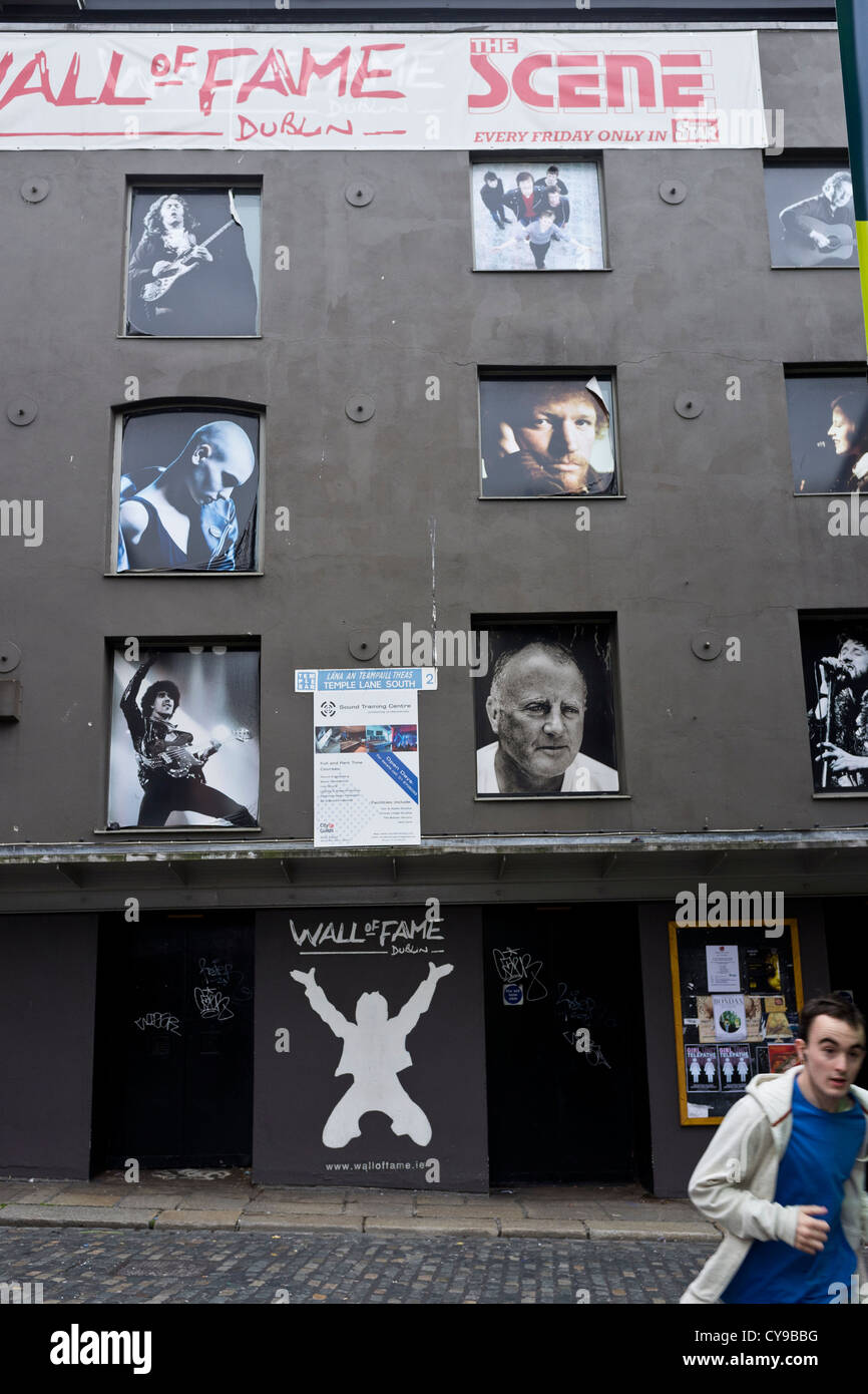 Wall of Fame in Dublin's Temple Bar area, Ireland Stock Photo Alamy