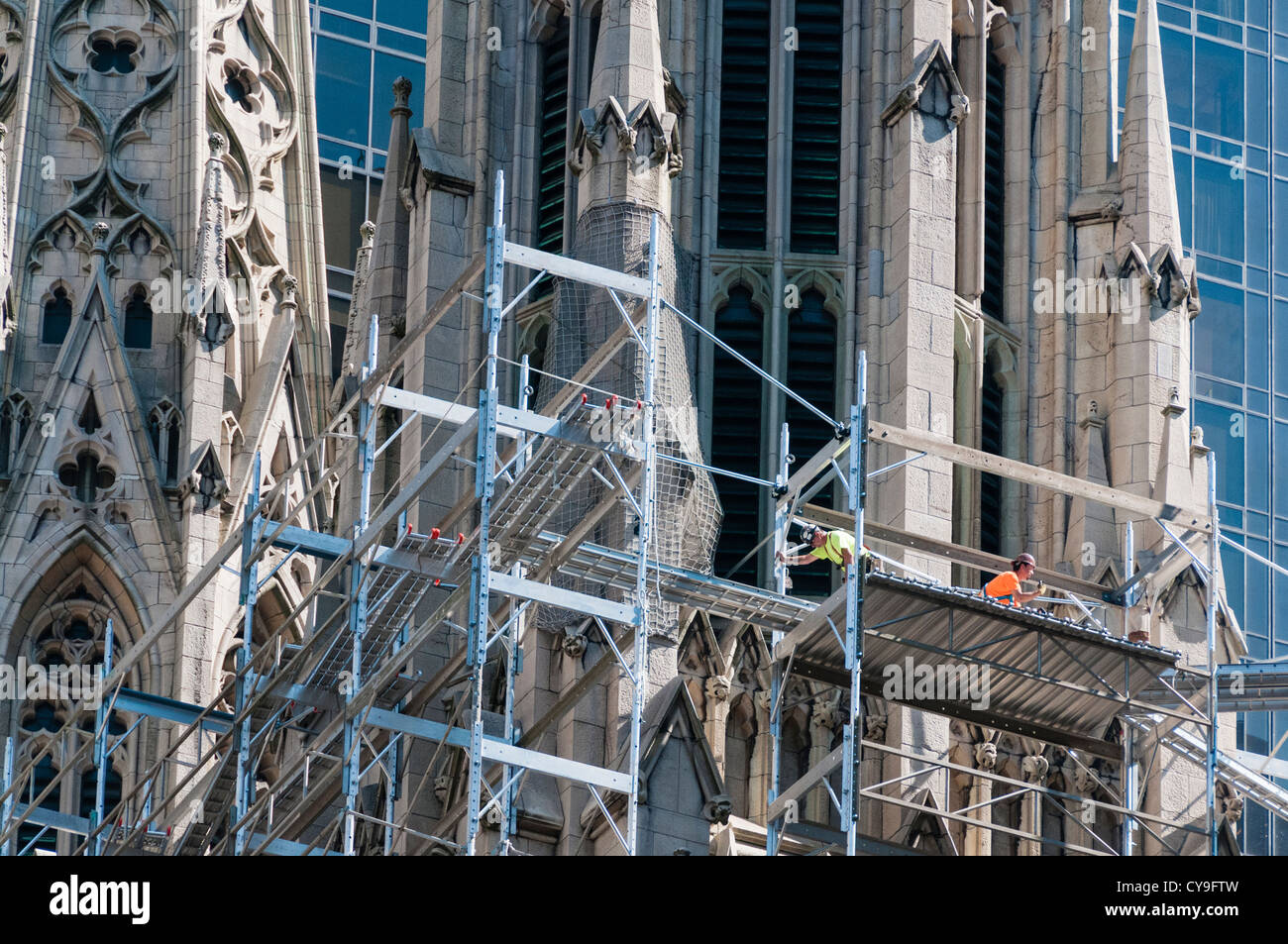 New york building scaffolding hi-res stock photography and images - Alamy