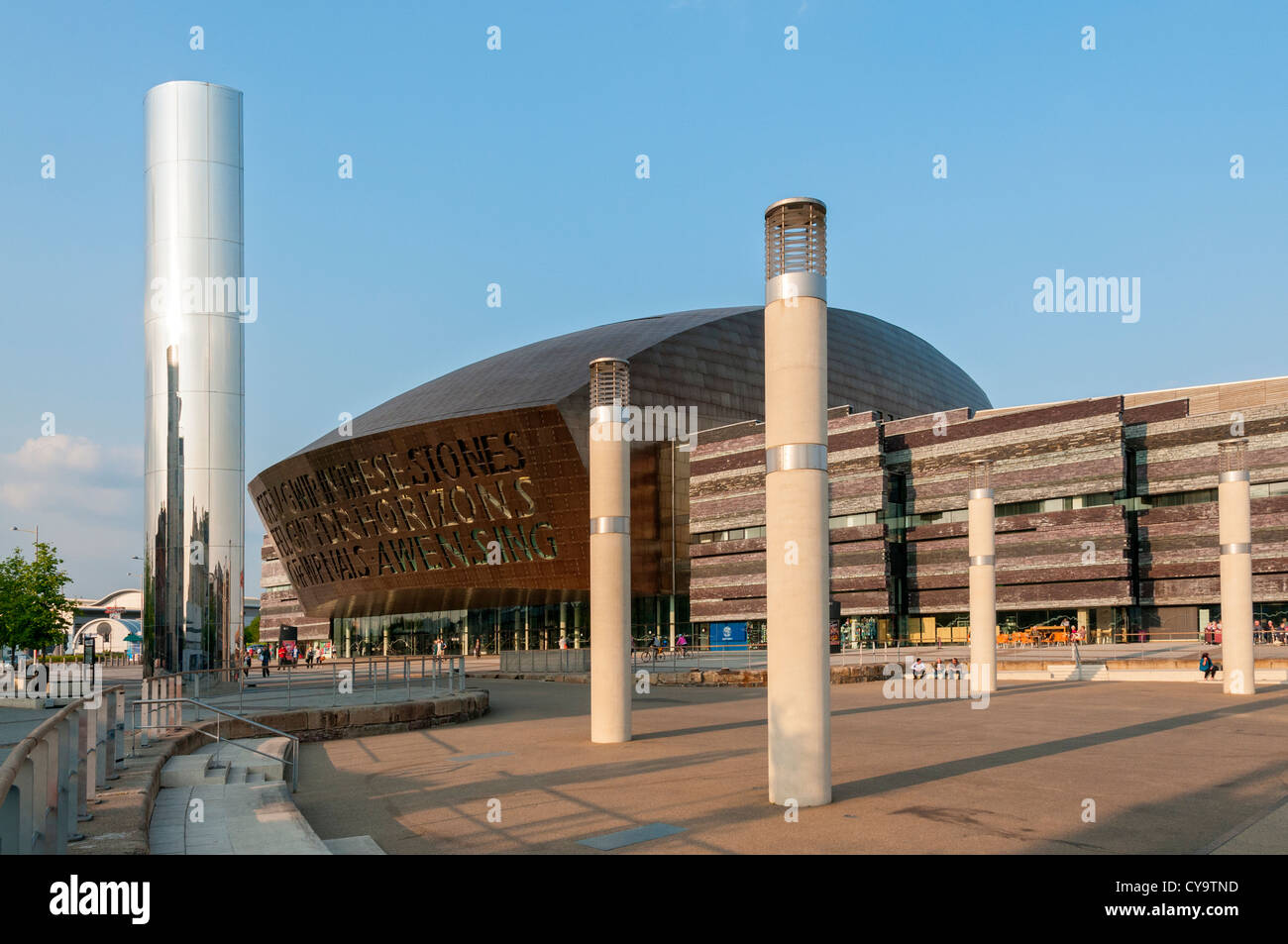 Wales, Cardiff Bay, Roald Dahls Plass, Wales Millennium Centre, performing arts venue Stock Photo