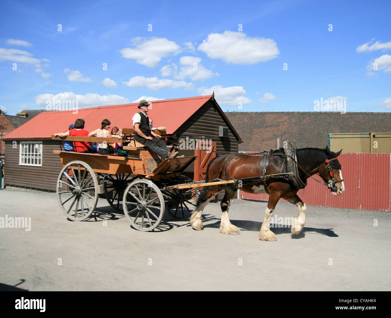 Victorian horse and cart hires stock photography and images Alamy