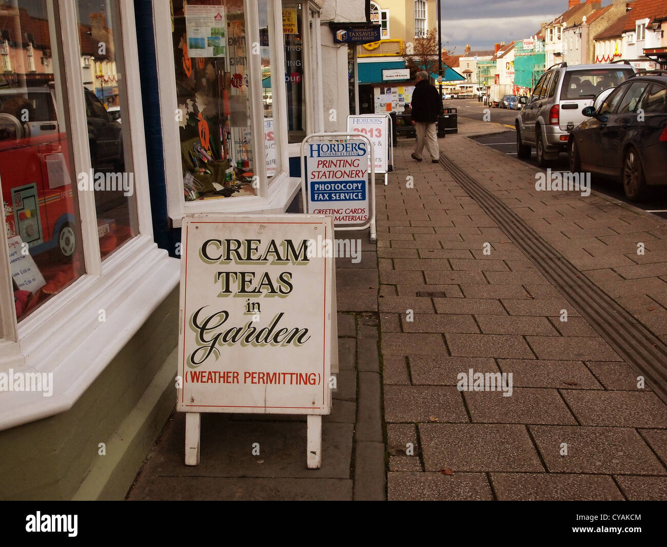 Cream teas in garden sing hires stock photography and images Alamy