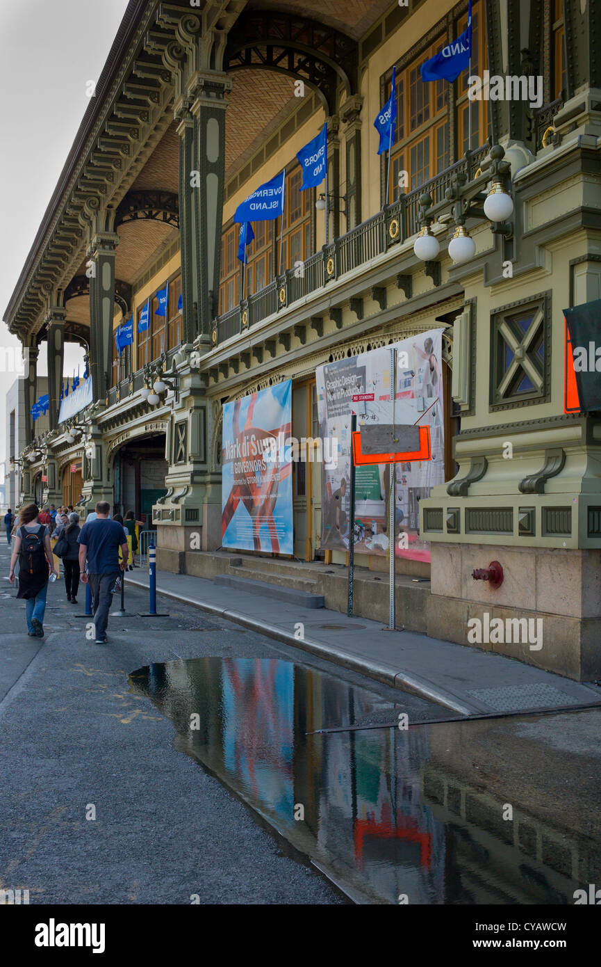FERRY TERMINAL NEW YORK CITY NEW YORK USA Stock Photo - Alamy