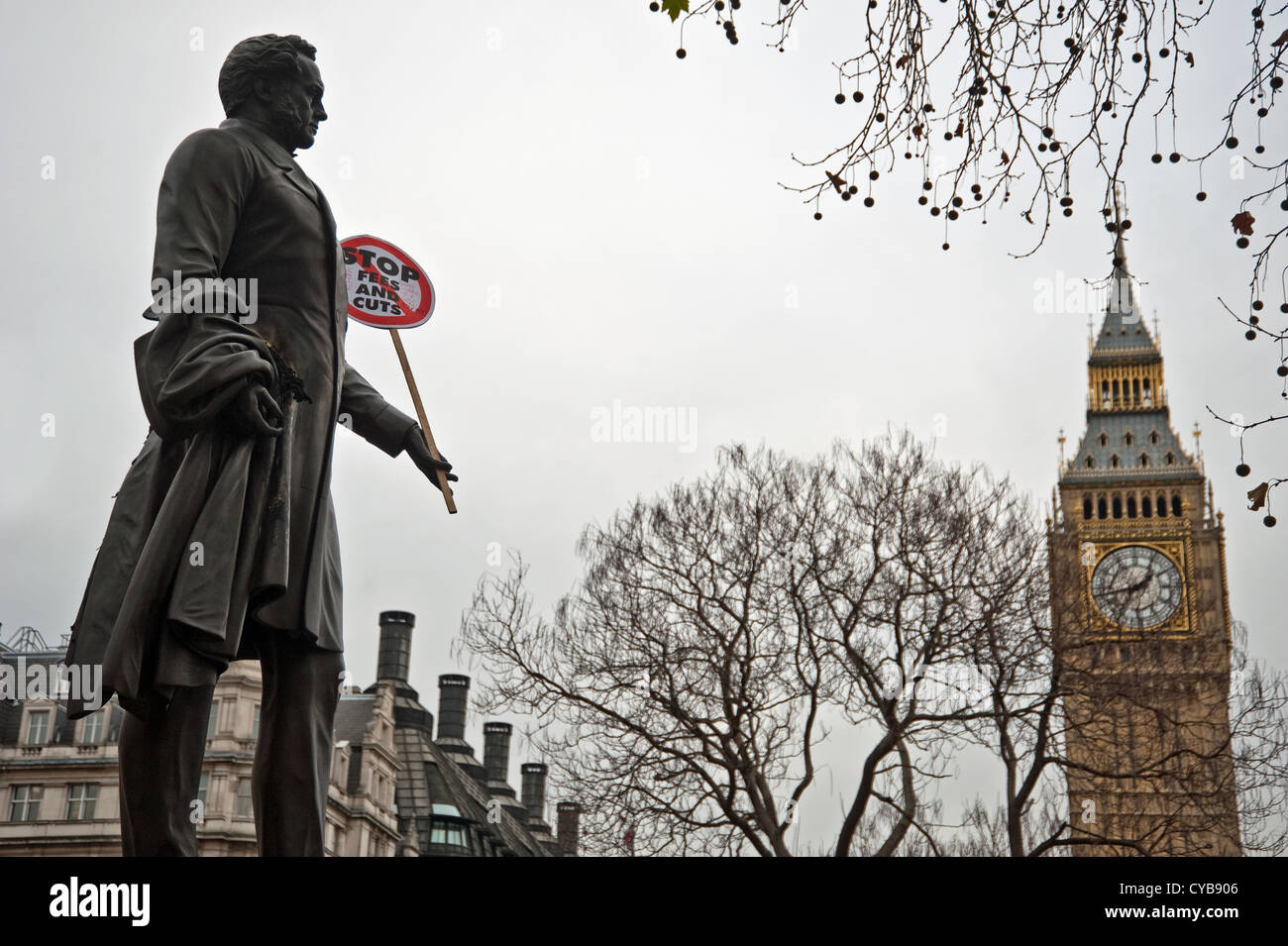 Statue in Parliament Square with Student Protest sign Stock Photo