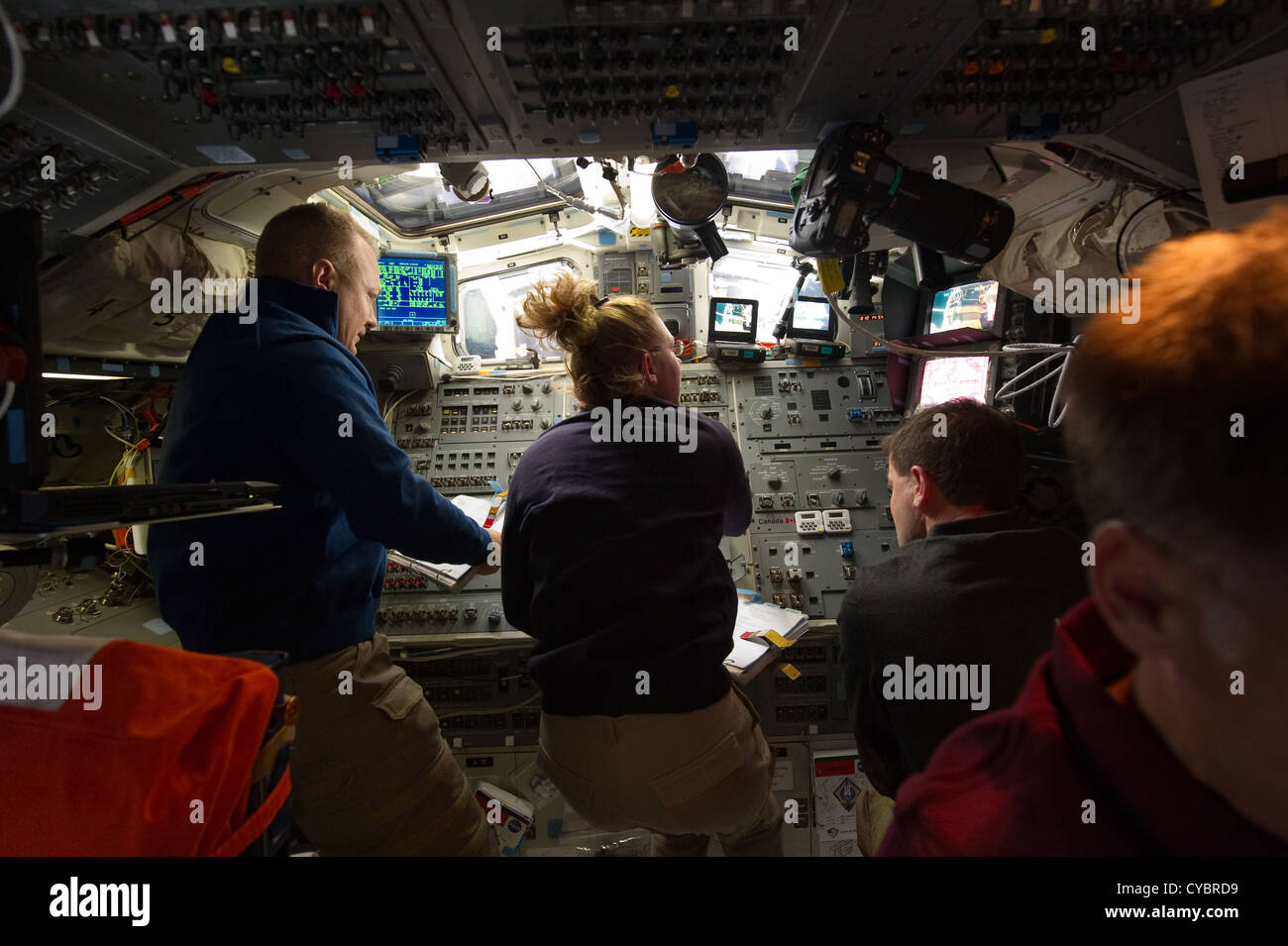 Undocking undocking hi-res stock photography and images - Alamy