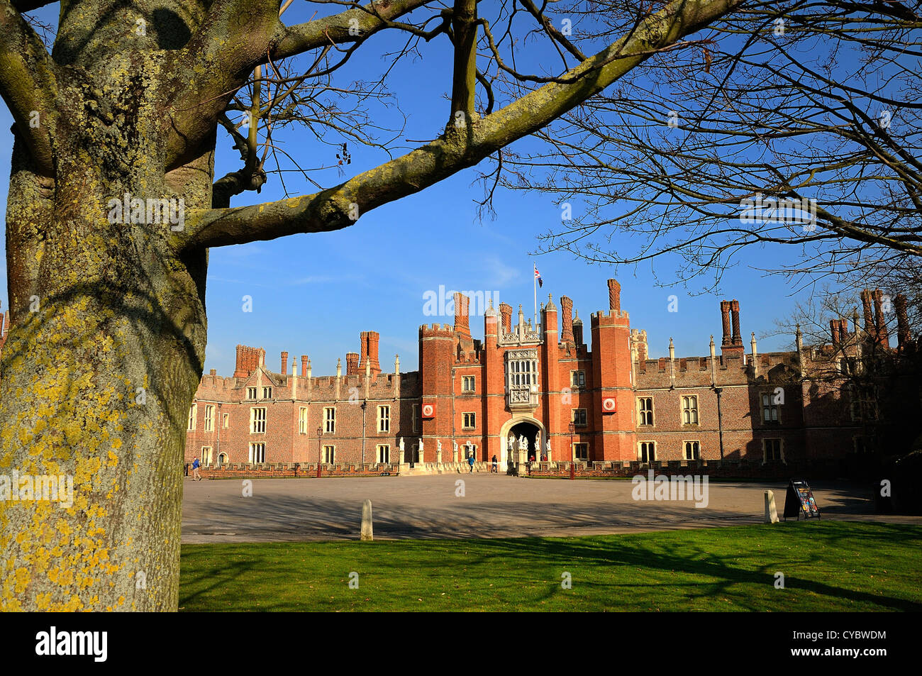 Hampton court palace hires stock photography and images Alamy