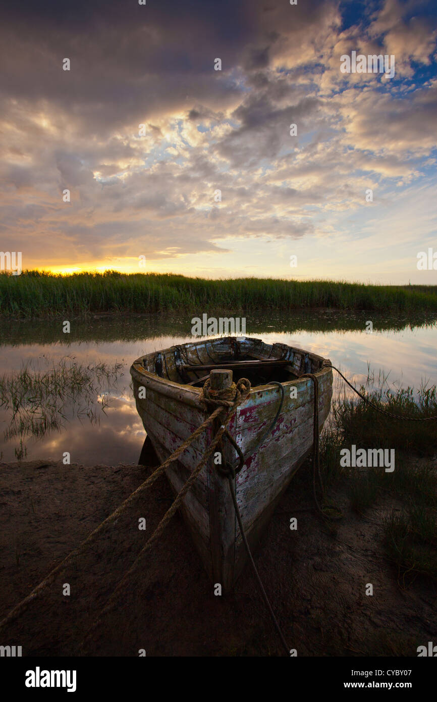 Old wooden rowing boat hi-res stock photography and images - Alamy