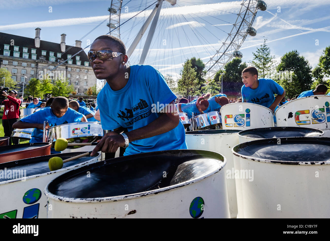 Steel pan (steel drums) players at the Thames Festival 2012. Performance of One Thousand Pans by Brent Holder & Fiona Hawthorne Stock Photo